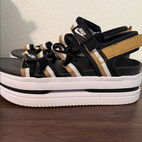 Nike Kids Black, Tan & White Striped Hook-and-Loop Sandals - Picture 5 of 5